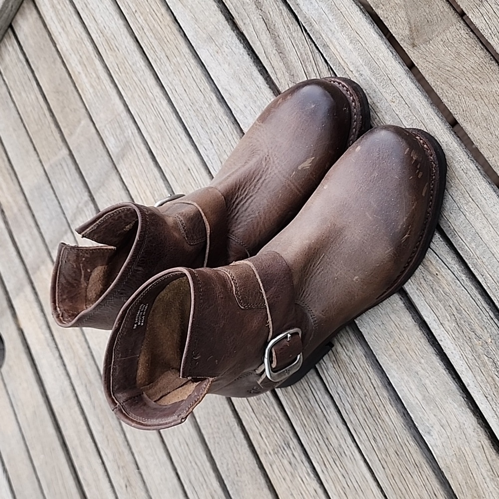 FRYE Women's Brown Leather Veronica Bootie / Boots Size 7